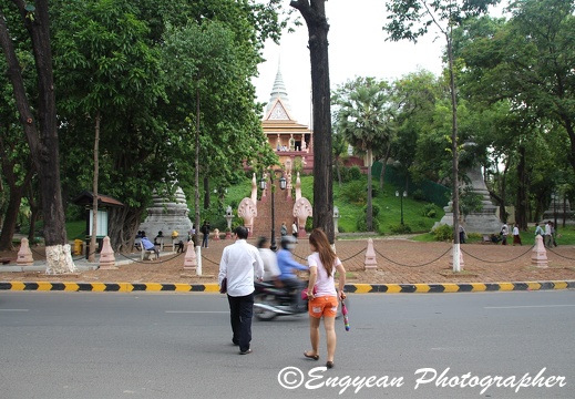 Wat Phnom (2)