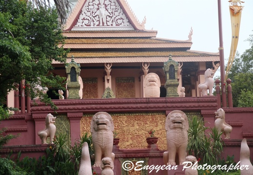 Wat Phnom (6)