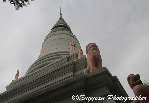 Wat Phnom (87)