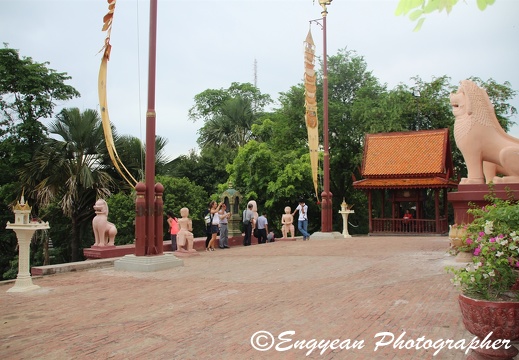 Wat Phnom (90)