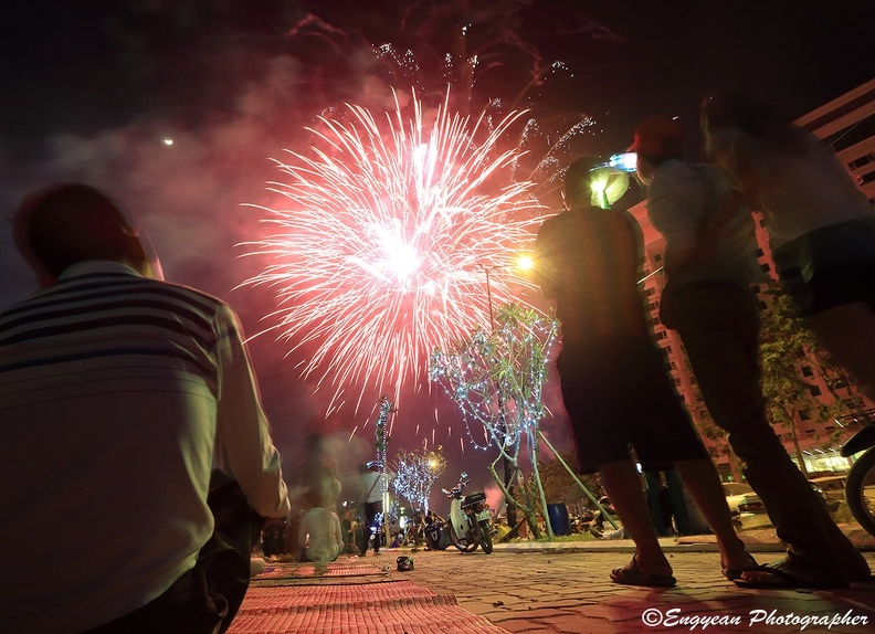 Fireworks Near Sokha Hotel (8142).jpg