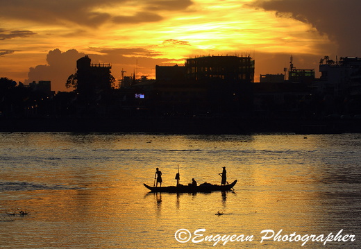 Life On The Mekong River (9616)