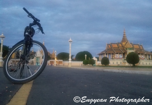 Cycling at royal palace early morning